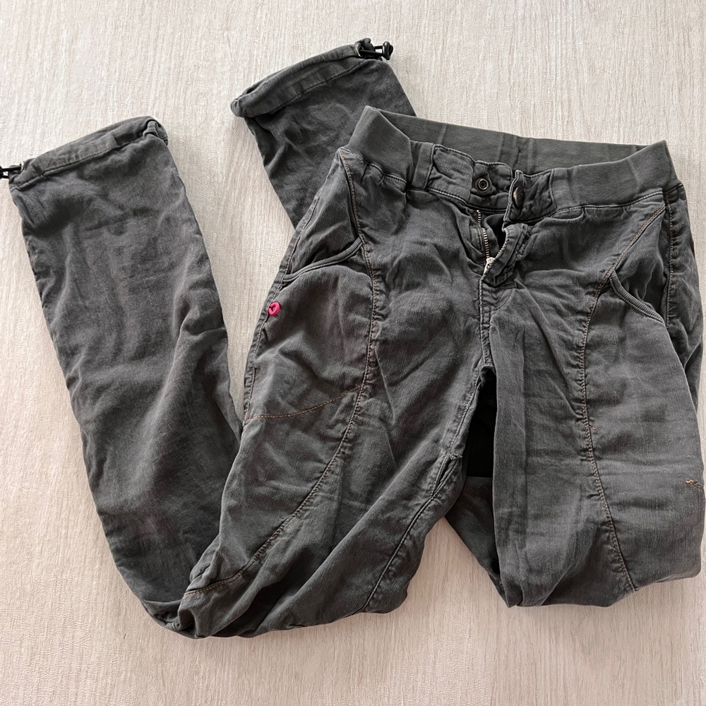Vintage gray E9 climbing hiking pants size small